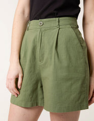 Shorts With Pleated Design